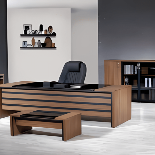 Bureau EFES avec motif en noir devant, dessus en verre fumé, idéal pour les espaces de travail modernes et élégants.